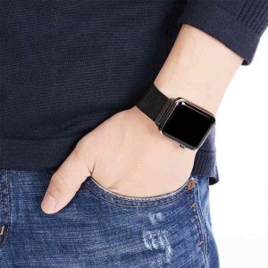 Bracelet Milanais pour Apple Watch Noir en contexte d'utilisation